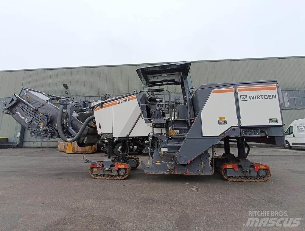 Wirtgen W200Fi Stroje na výrobu betónových prefabrikátov