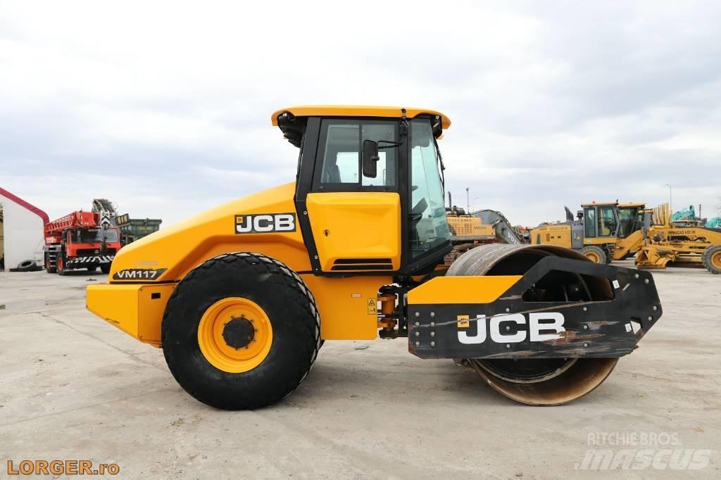 JCB VM 117 Pôdne kompaktory
