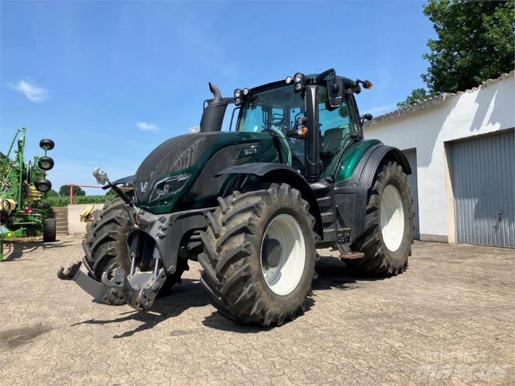 Valtra T154 Active Traktory