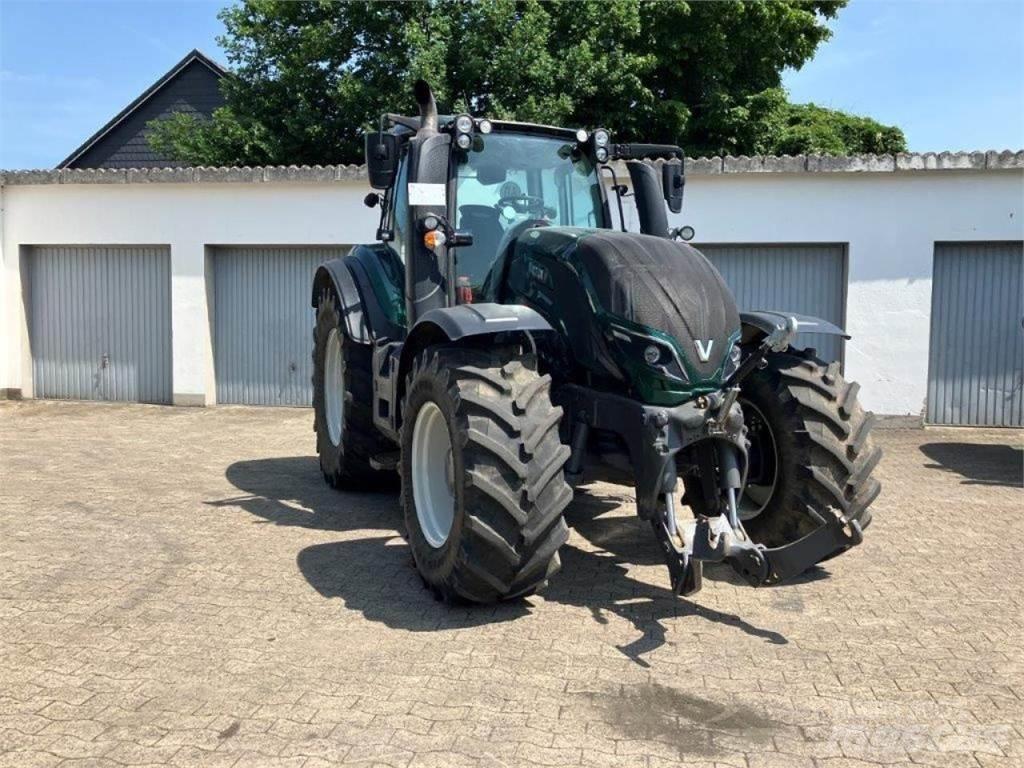 Valtra T154 Active Traktory