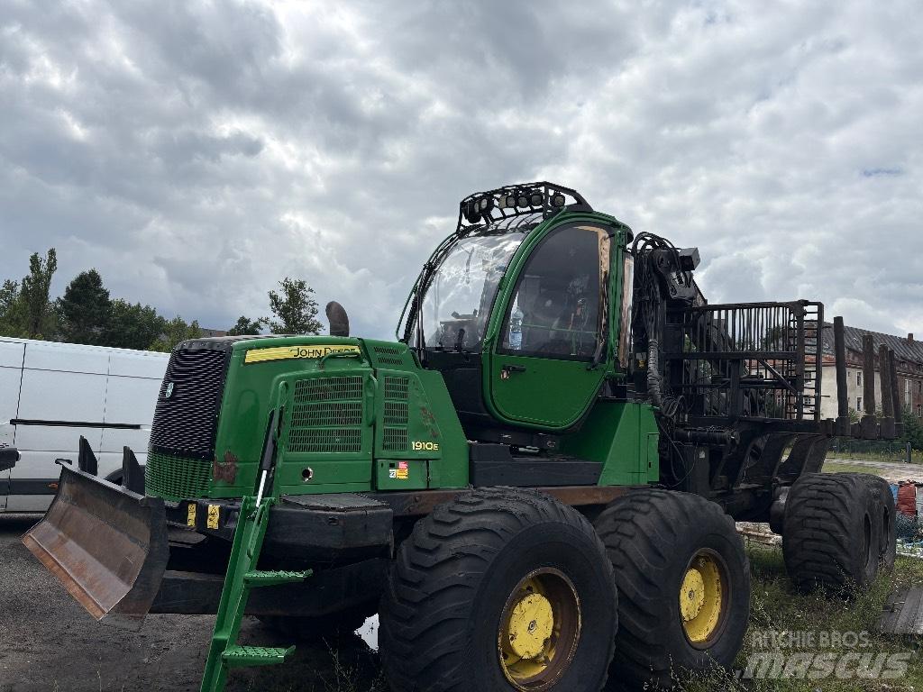 John Deere 1910E Lesné traktory