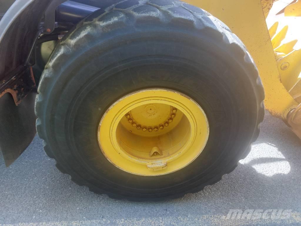 Komatsu WA480-8 Kolesové nakladače