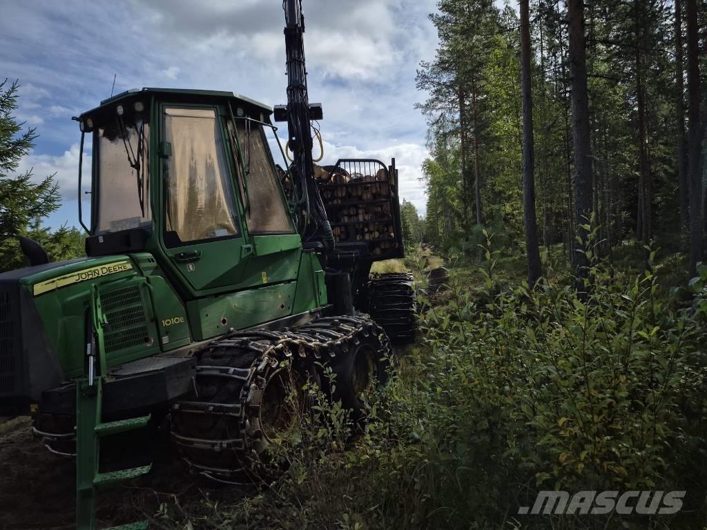 John Deere 1010 E Lesné traktory