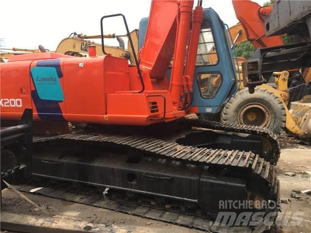 Hitachi EX 200 Pásové rýpadlá