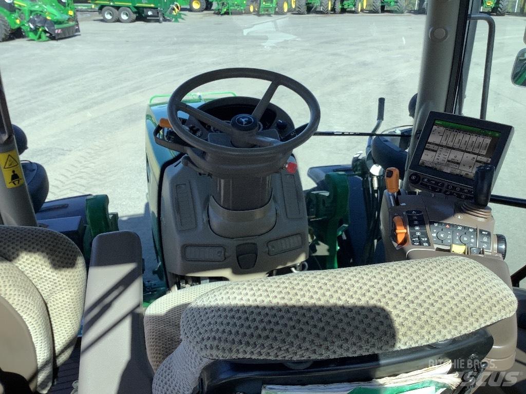 John Deere 6130R Traktory