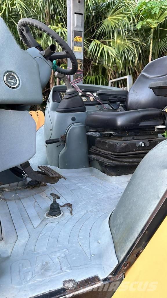 CAT 420 D IT Rýpadlo-nakladače