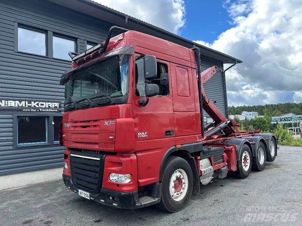 DAF XF105.410 8x2 Hákový nosič kontajnerov