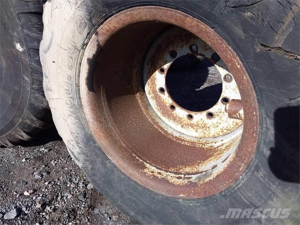 Valmet 860 24x26,5 Pneumatiky, kolesá a ráfiky