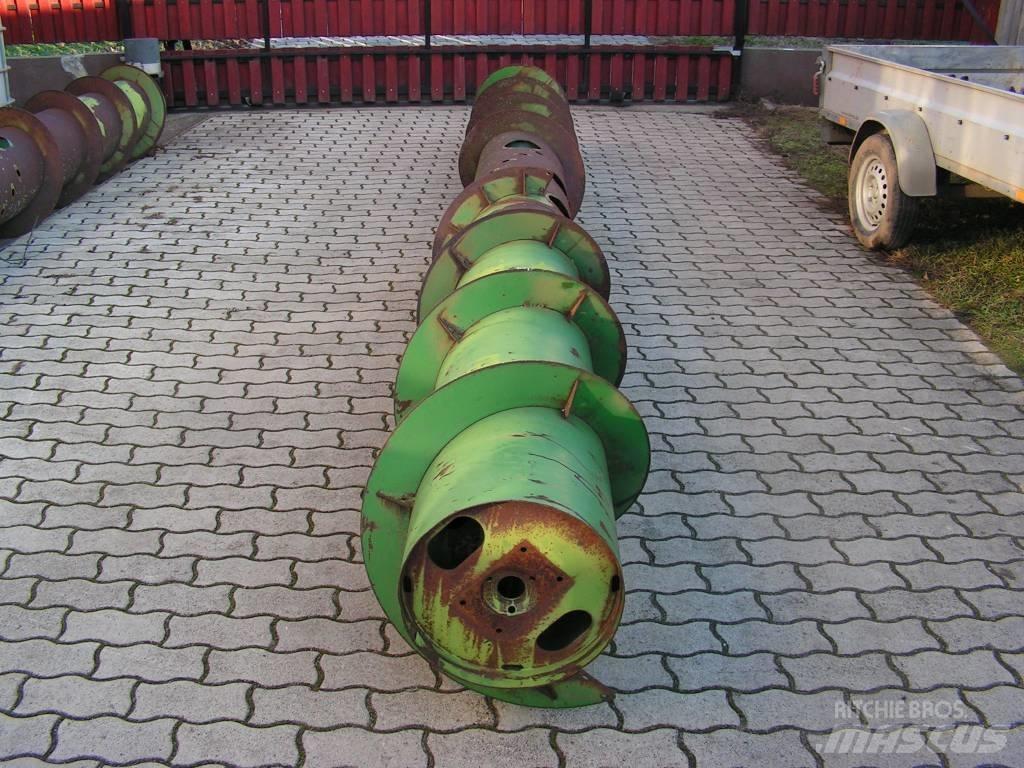John Deere 818 Kombajnove hlavice