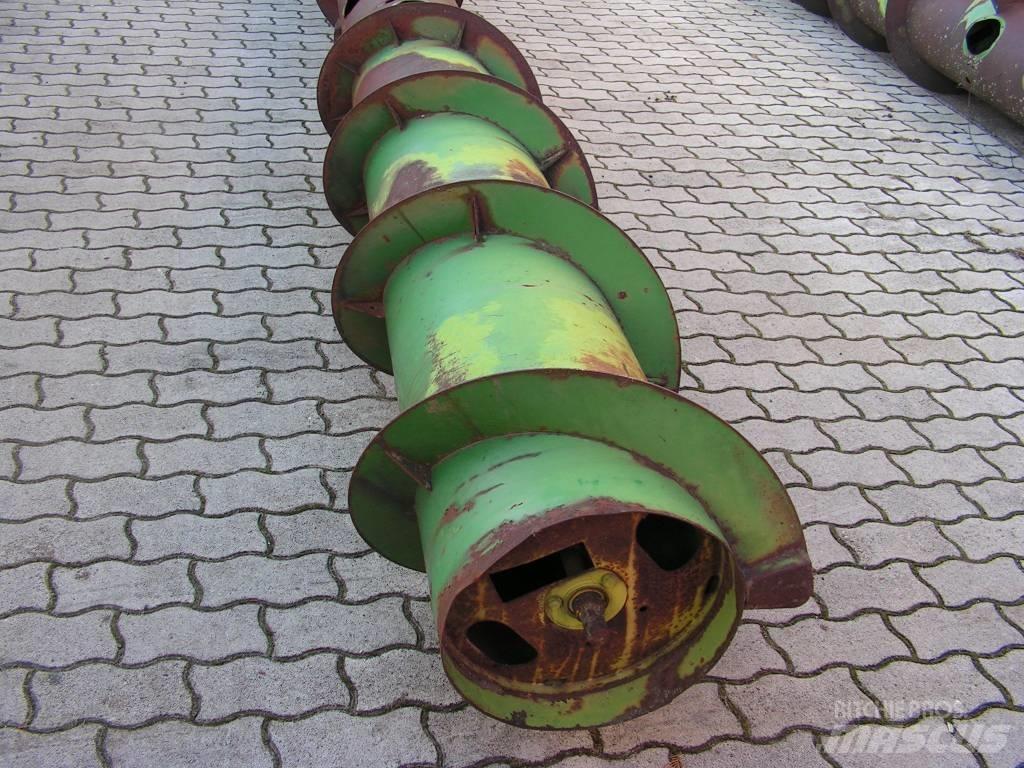 John Deere 818 Kombajnove hlavice