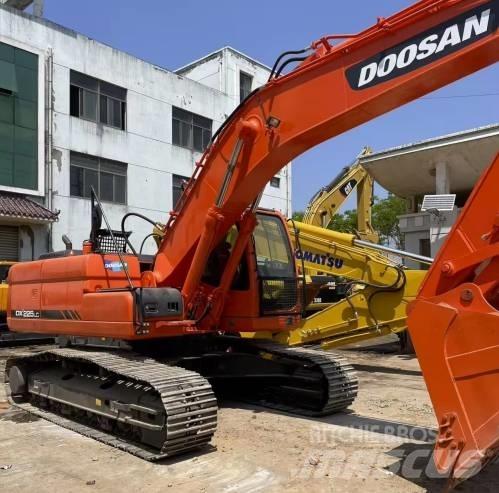 Doosan DX225LC Pásové rýpadlá