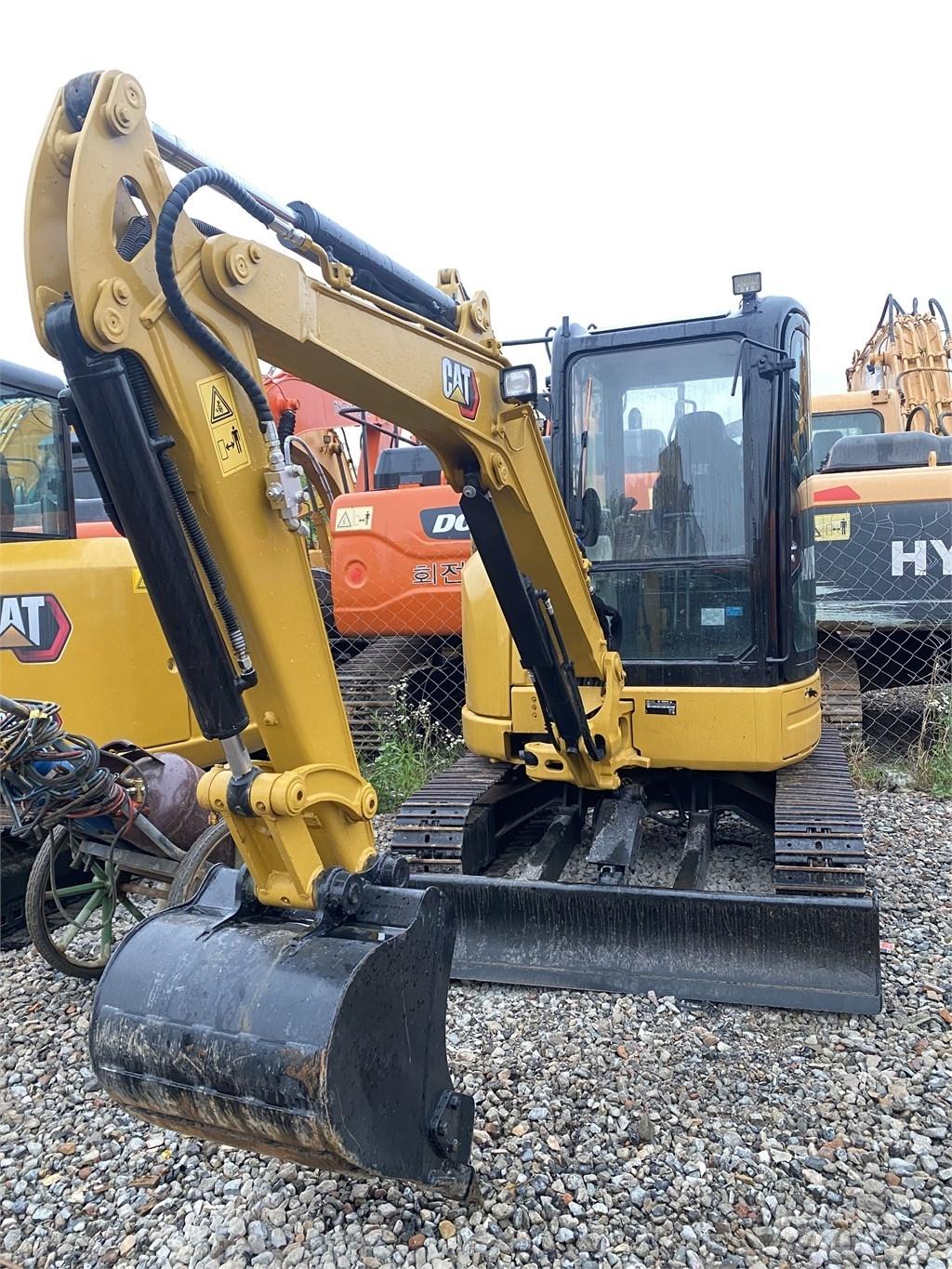 CAT 303E Pásové rýpadlá