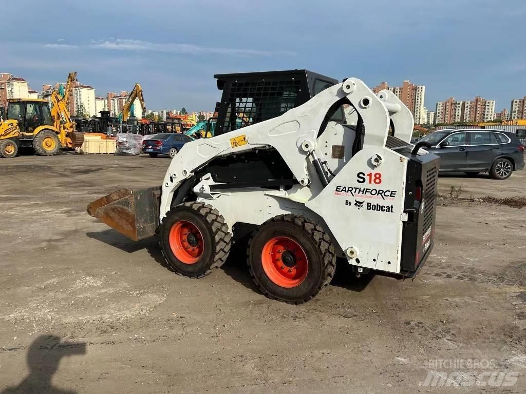 Bobcat S18 Šmykom riadené nakladače