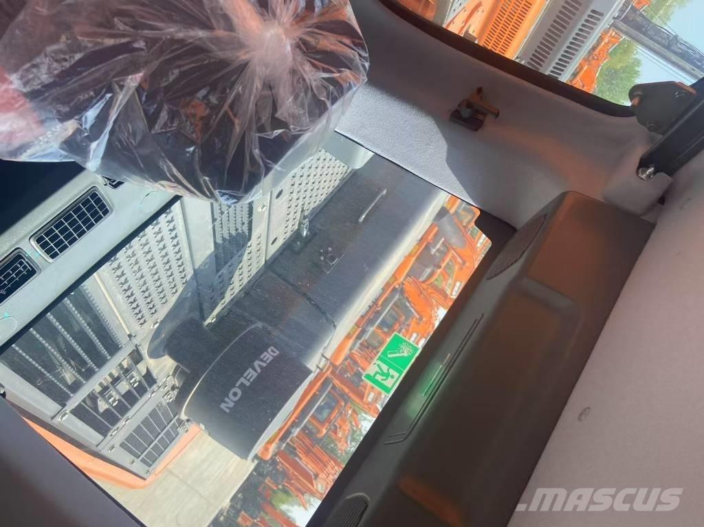 Develon DX 450 Pásové rýpadlá