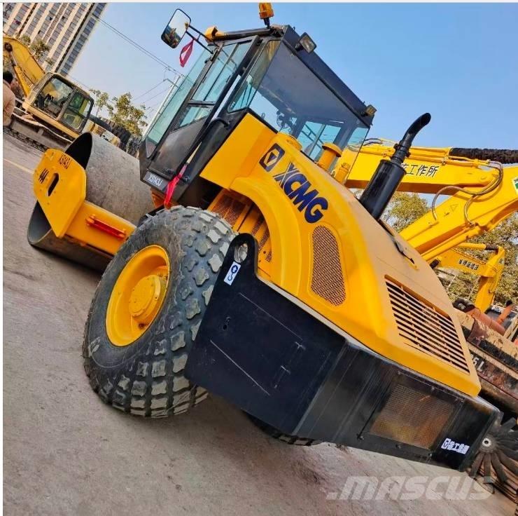 XCMG XS 142 J Pôdne kompaktory