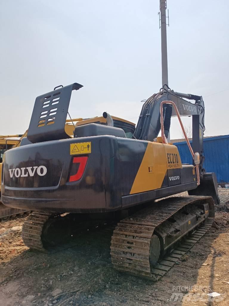 Volvo EC 210 Midi rýpadlá 7 t - 12 t