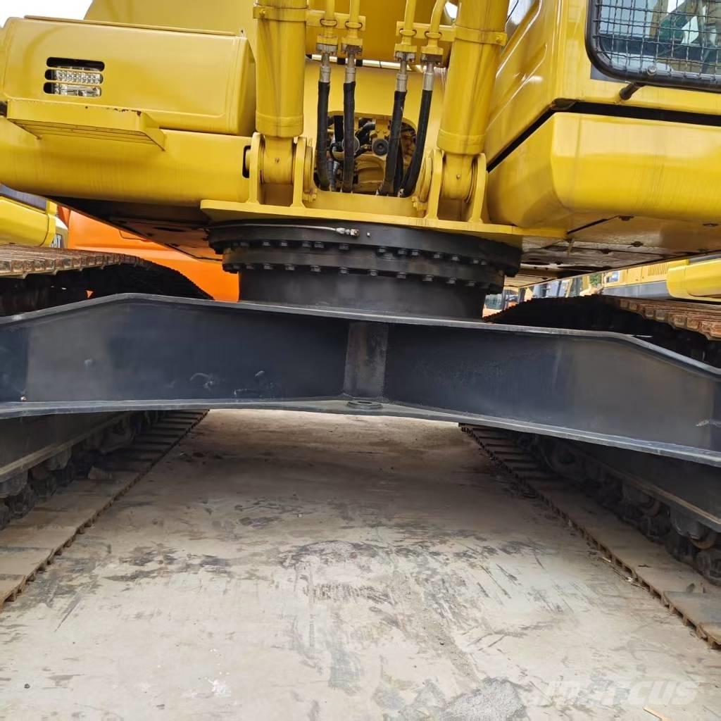 Komatsu PC 220-8 Pásové rýpadlá
