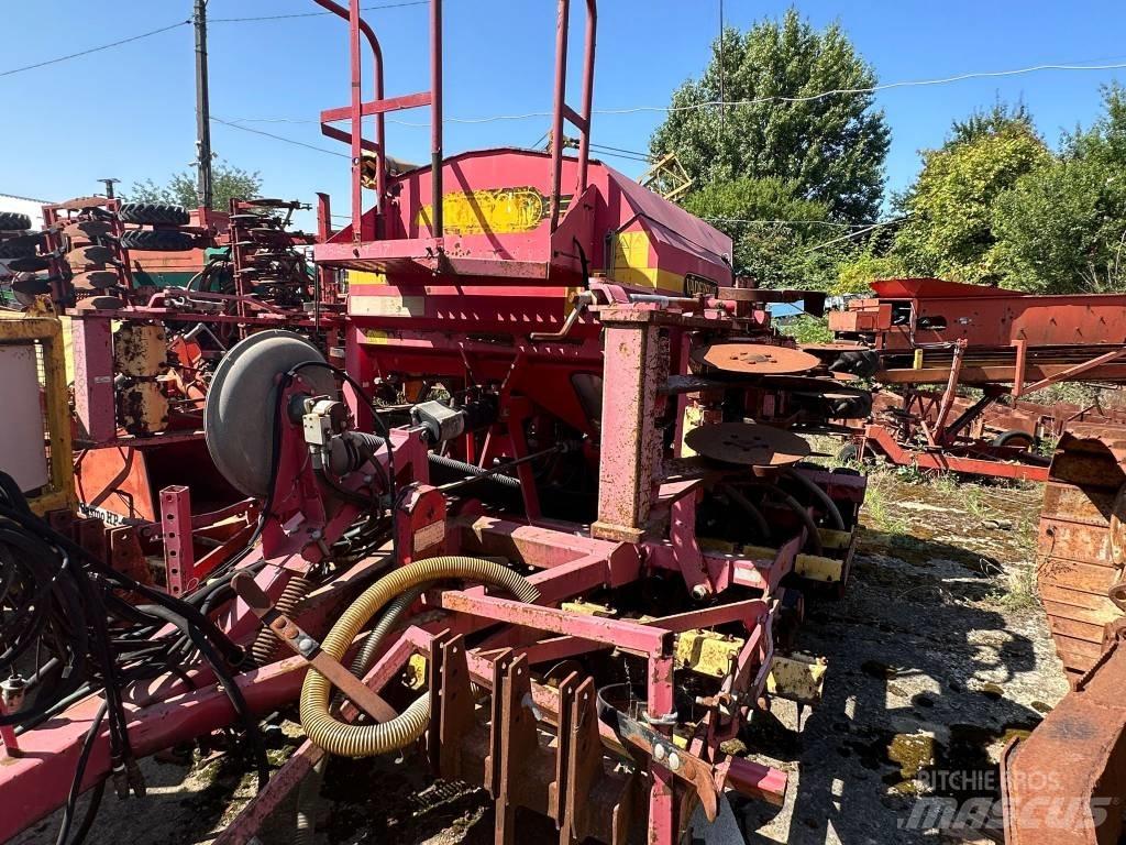 Väderstad Rapid400F Mechanické sejačky