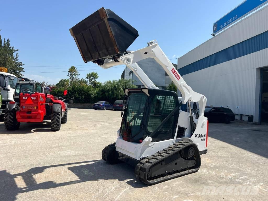 Bobcat T 590 HF Šmykom riadené nakladače