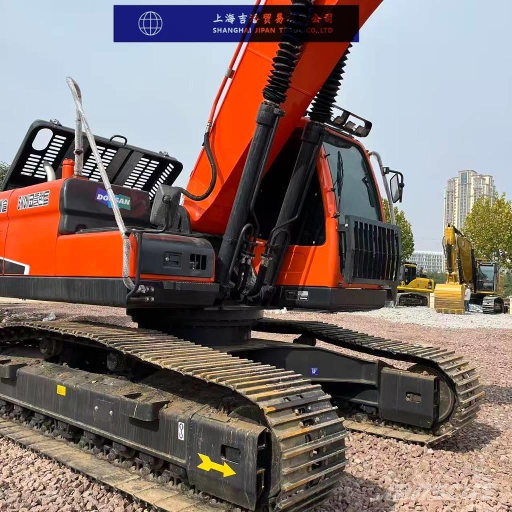 Doosan DX 225 Pásové rýpadlá