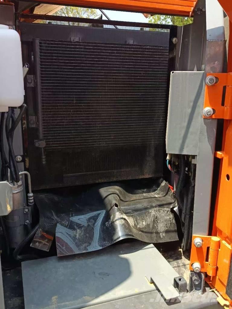 Hitachi ZX 70 Midi rýpadlá 7 t - 12 t