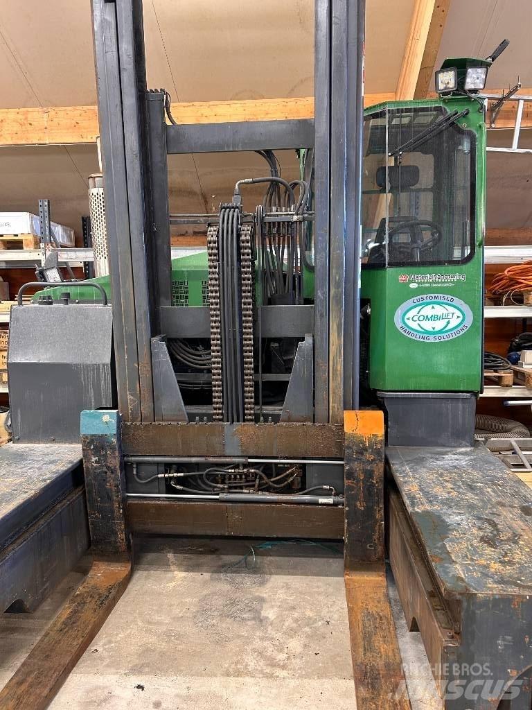 Combilift C 7000 4 cestné vysokozdvižné vozíky