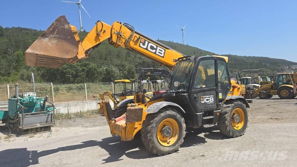 JCB 540-140 Teleskopické manipulátory