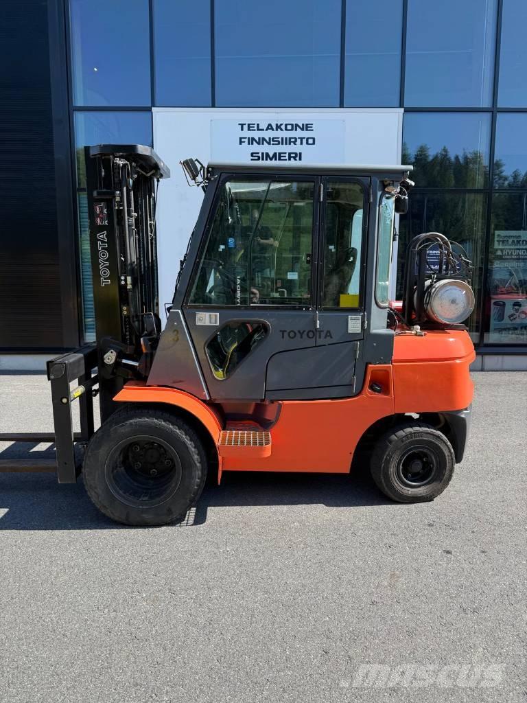 Toyota 02-7 FGF 30 LPG vozíky