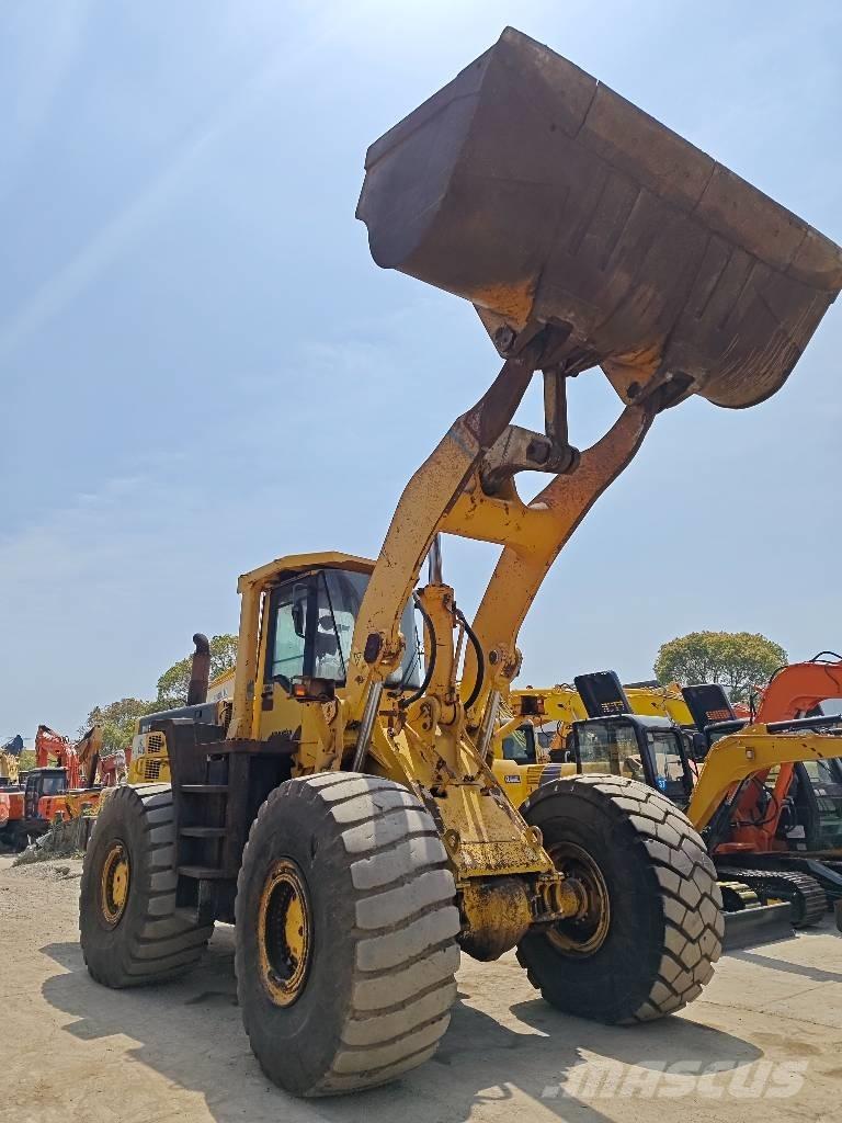 Komatsu WA 500 Kolesové nakladače