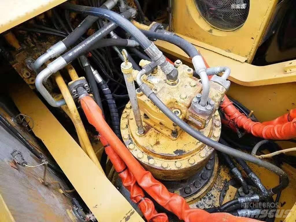 CAT 330 D Pásové rýpadlá