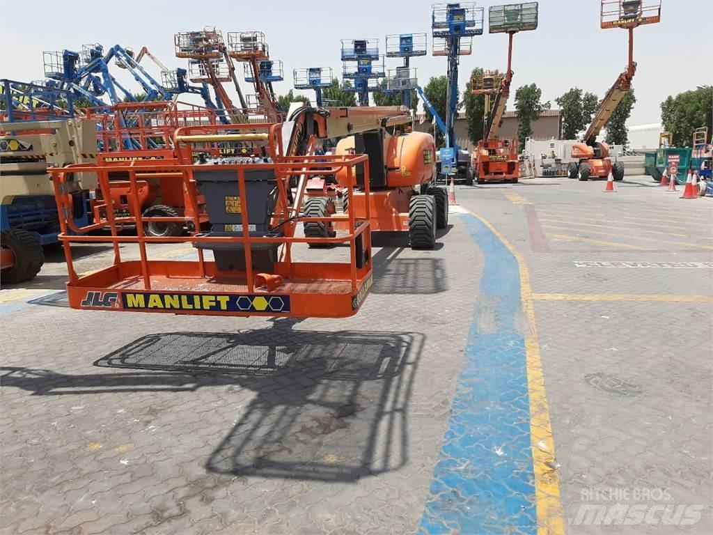 JLG 800AJ Kĺbové plošiny