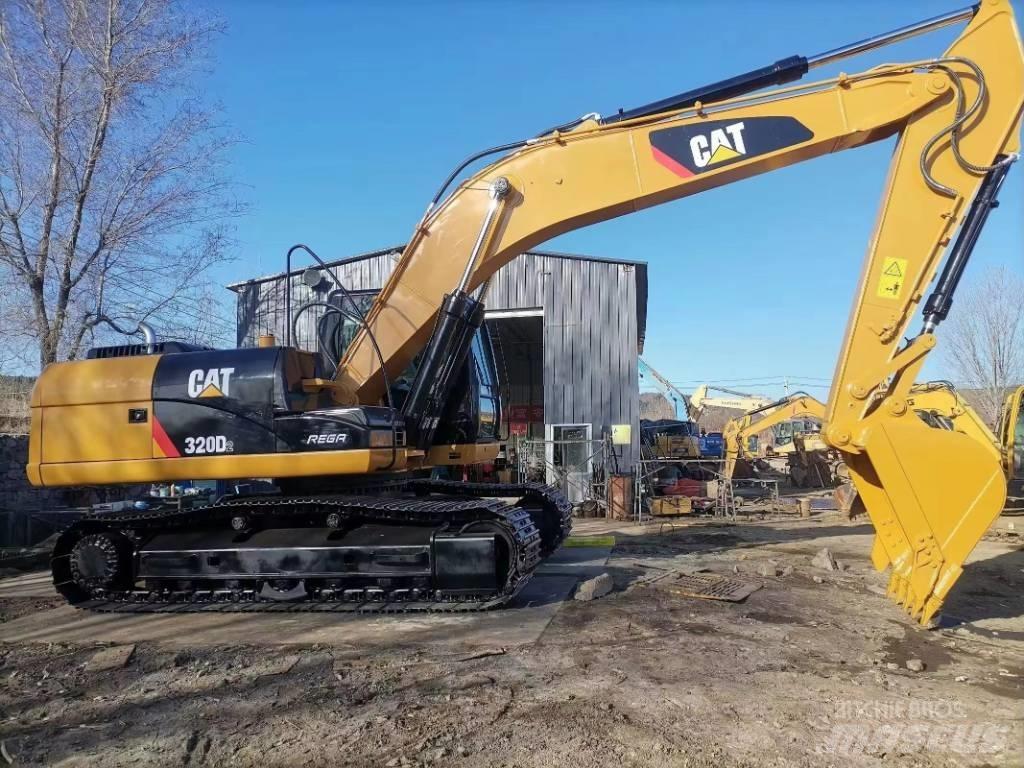CAT 320D2 Pásové rýpadlá
