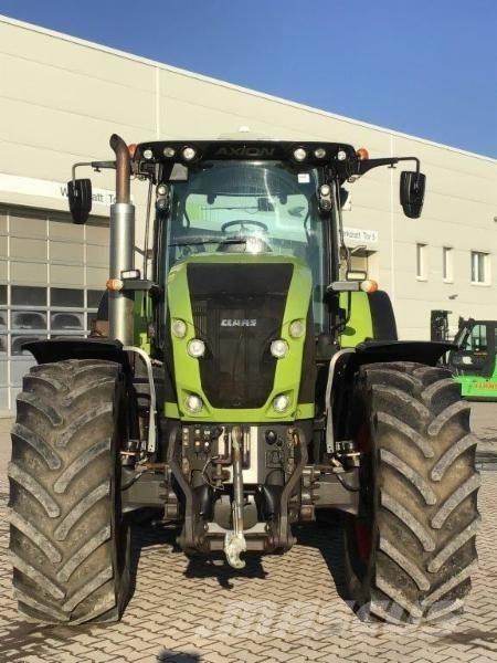 CLAAS AXION 920 Traktory
