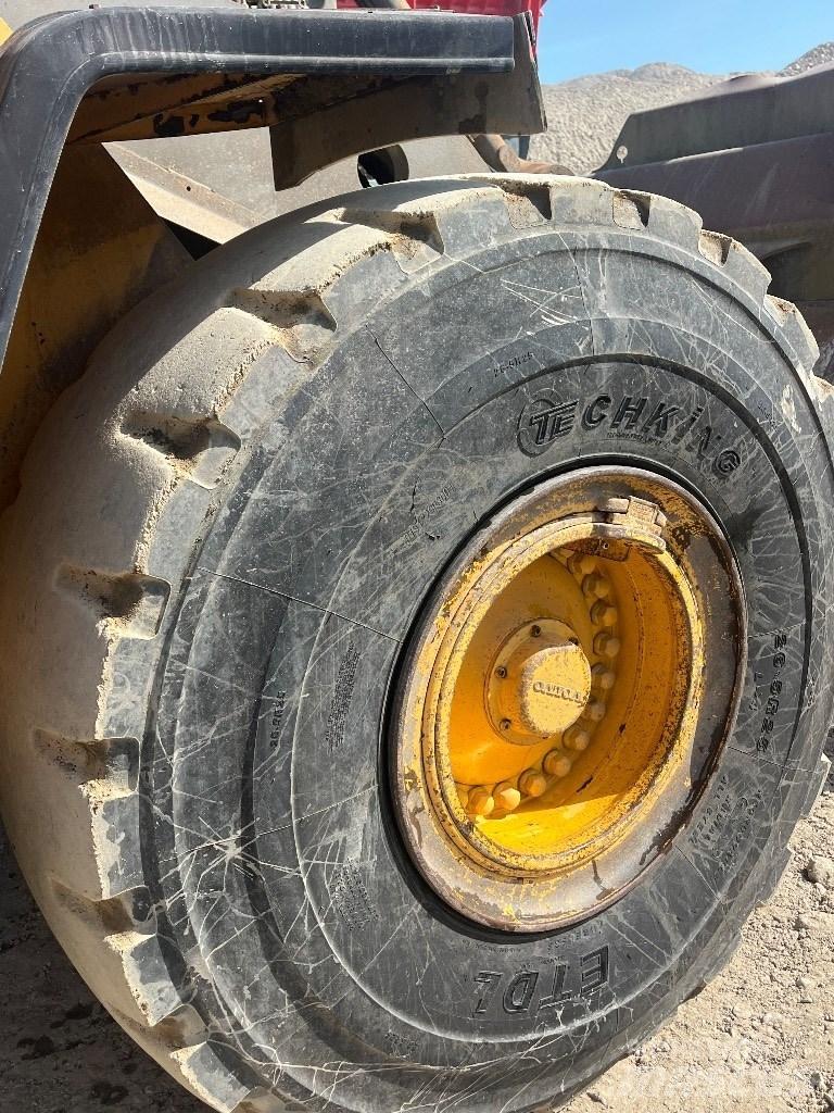 Volvo L180F Kolesové nakladače