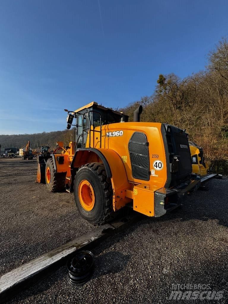 Hyundai HL 960 Kolesové nakladače