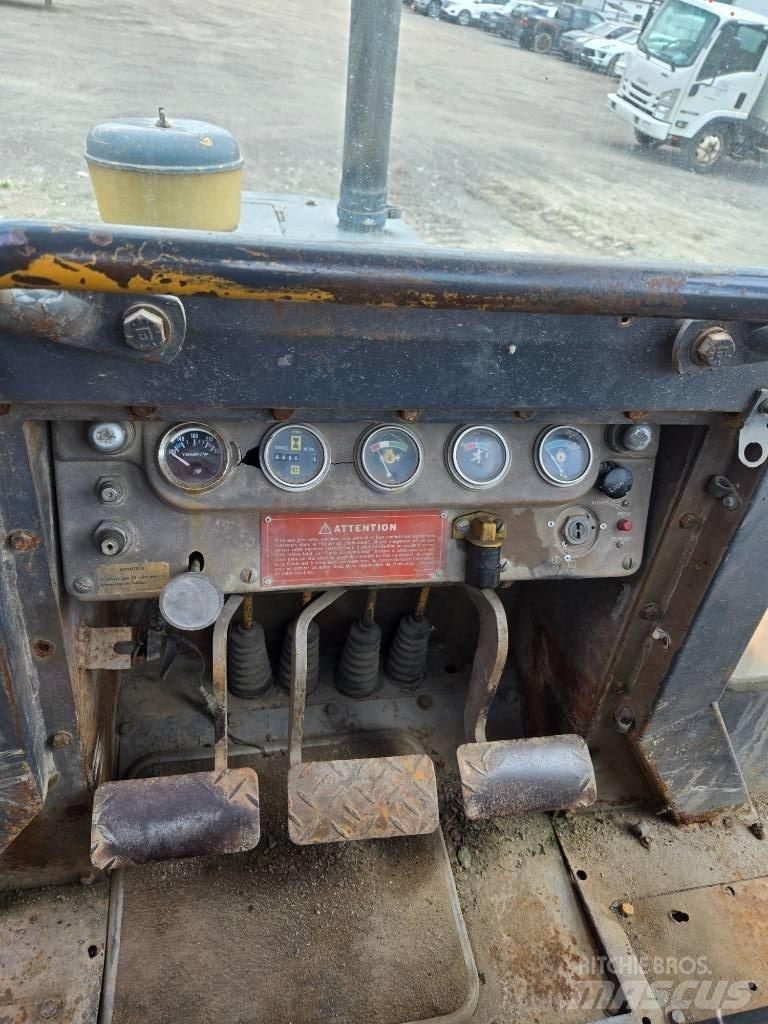CAT D 3 B LGP Pásové dozéry