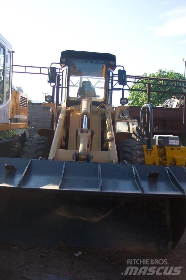 John Deere 544 BJ Kolesové nakladače