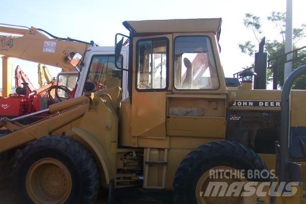 John Deere 544 BJ Kolesové nakladače