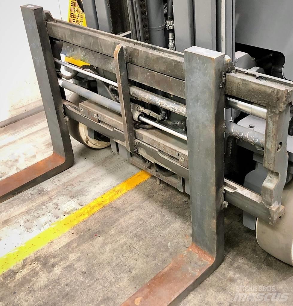 Combilift CB2500 Bočný vysokozdvižný vozík