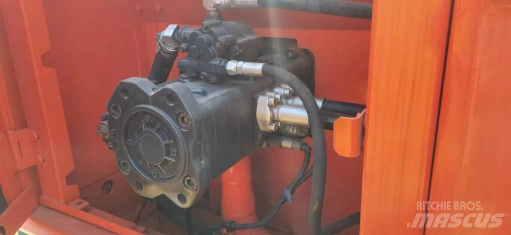 Doosan DX 300 Pásové rýpadlá