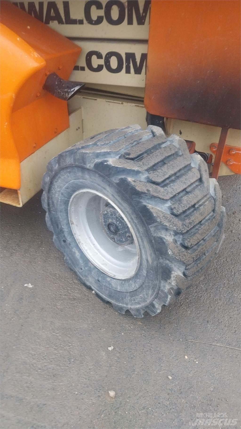 JLG 3394RT Nožnicové zdvíhacie plošiny