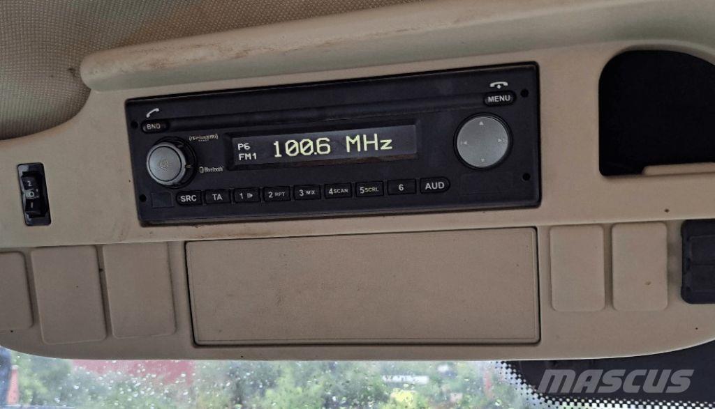 John Deere 6250R Traktory