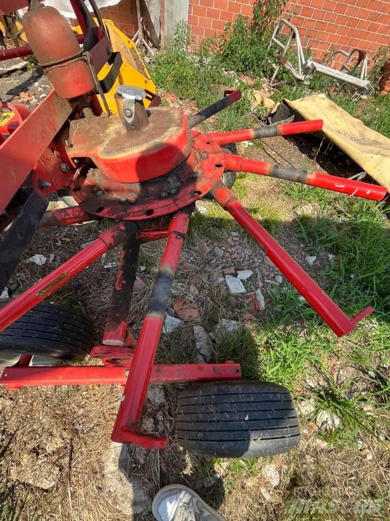Kuhn GA3801 GM Obracače a zhrabovače sena