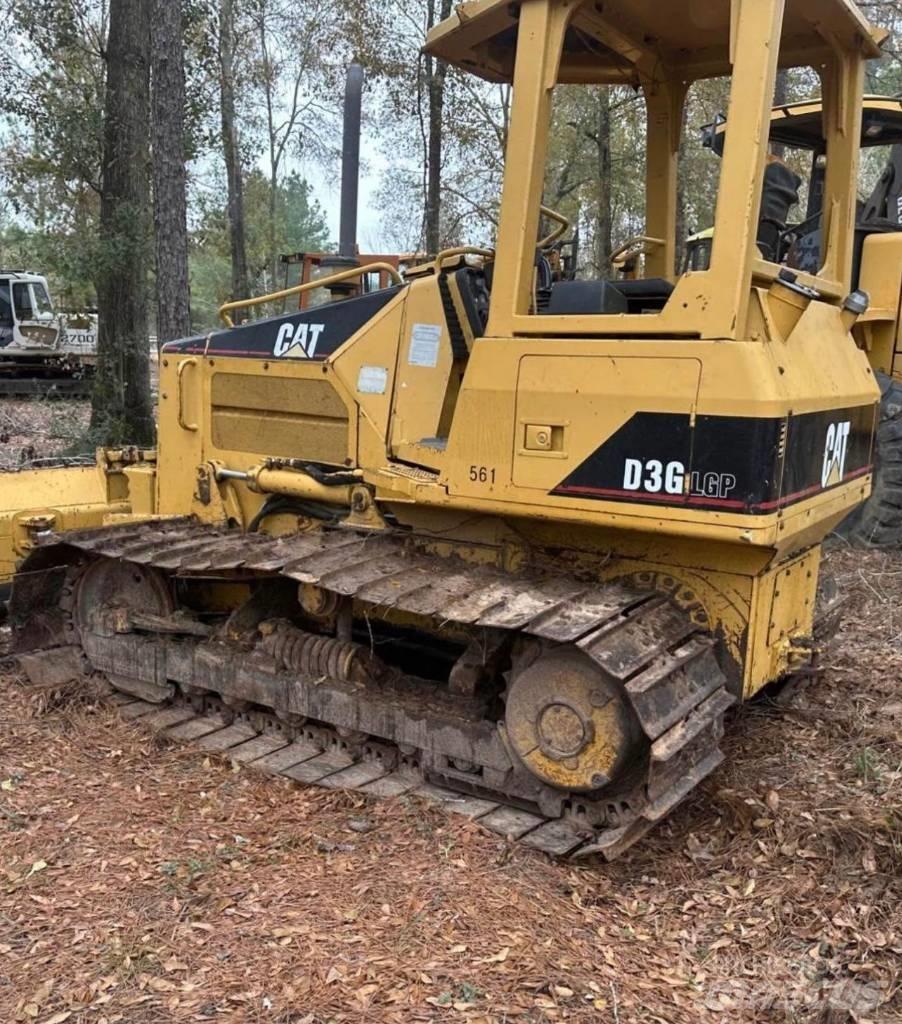CAT D 3 G LGP Pásové dozéry