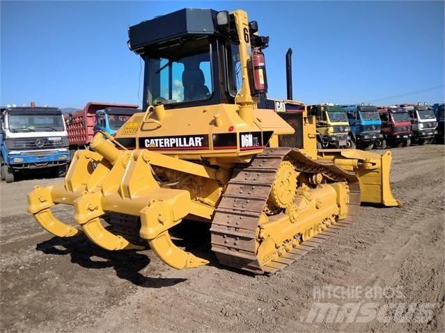 CAT D 6 M Pásové dozéry