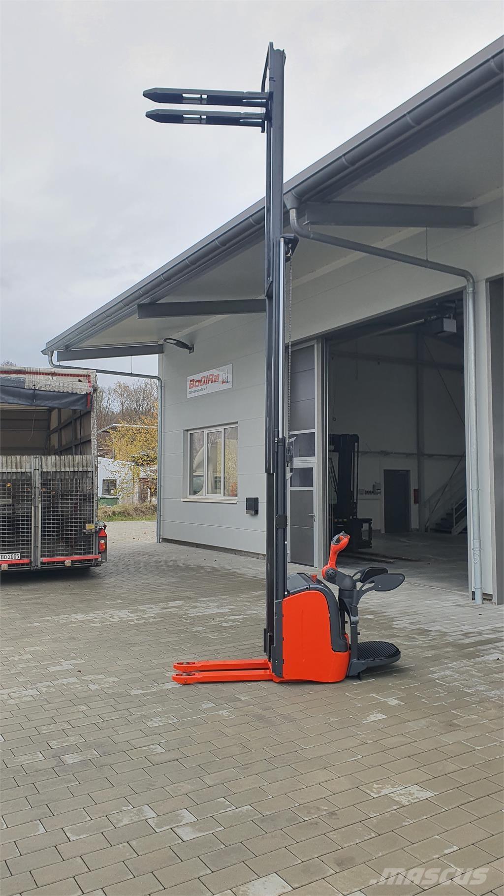 Linde L14AP Samohybné vozíky