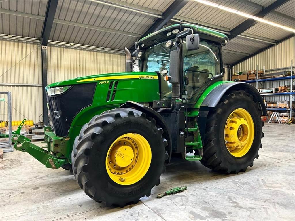 John Deere 7310R Traktory