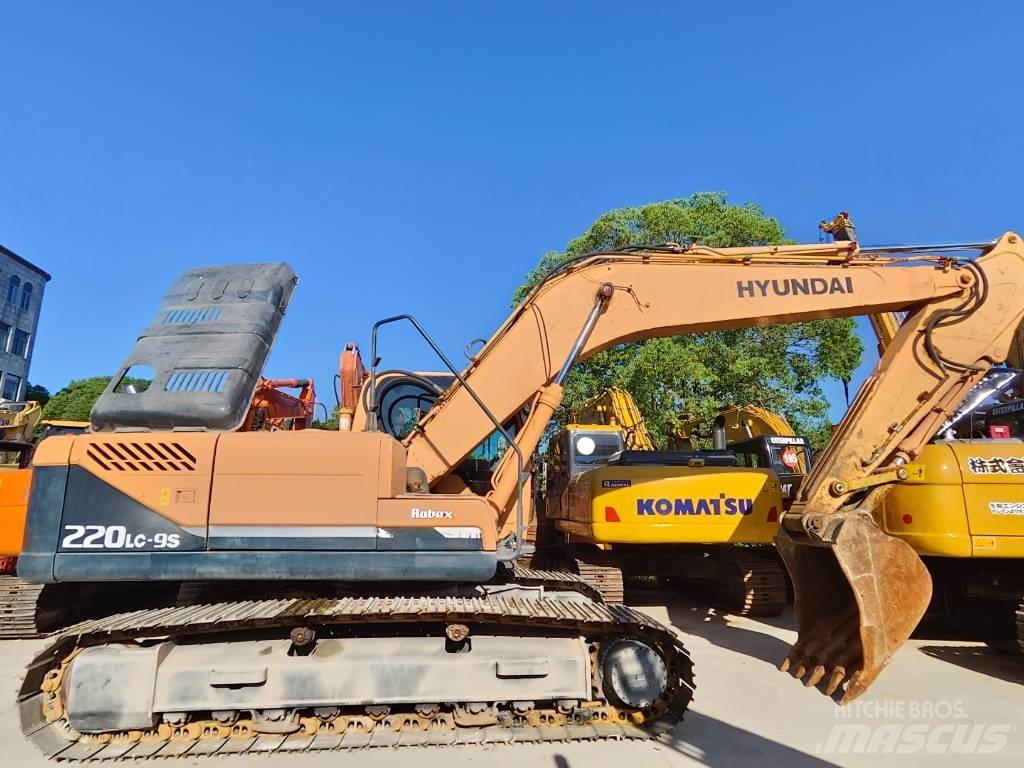 Hyundai Robex 220 LC Pásové rýpadlá