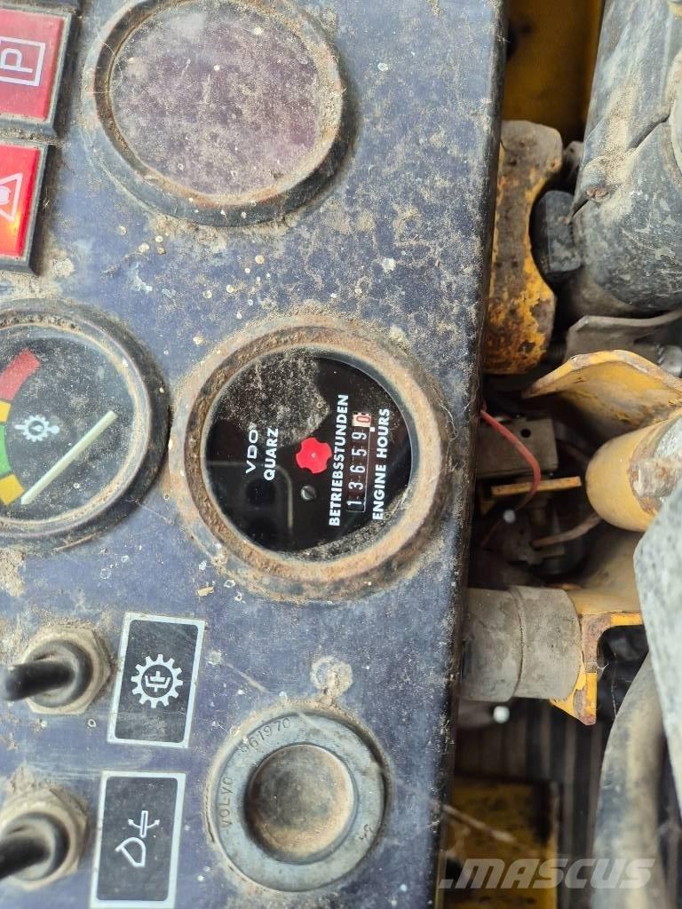 Volvo BM 4300 Kolesové nakladače