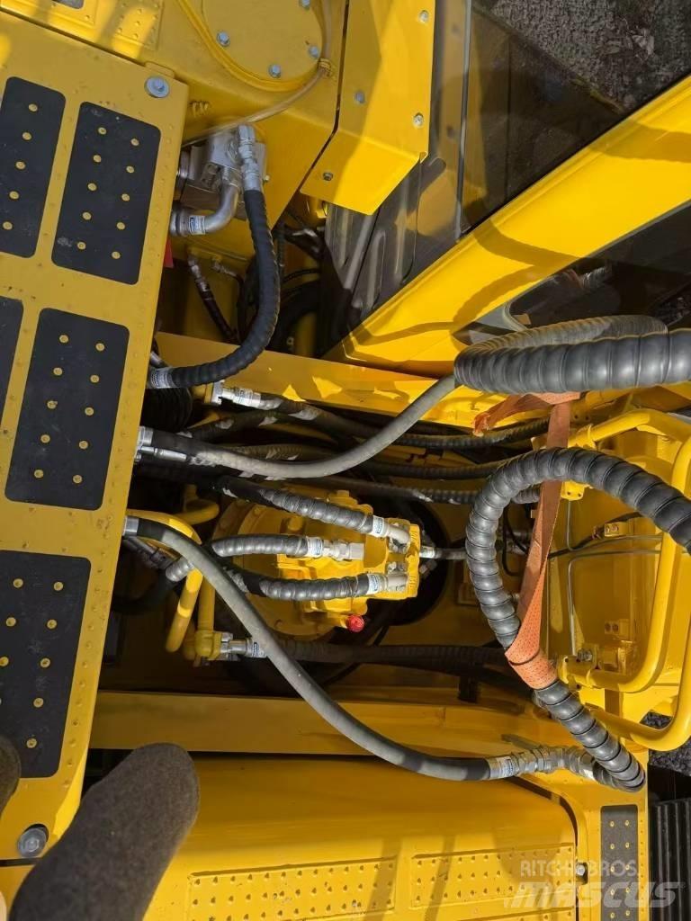 Komatsu 350LC-8 Pásové rýpadlá